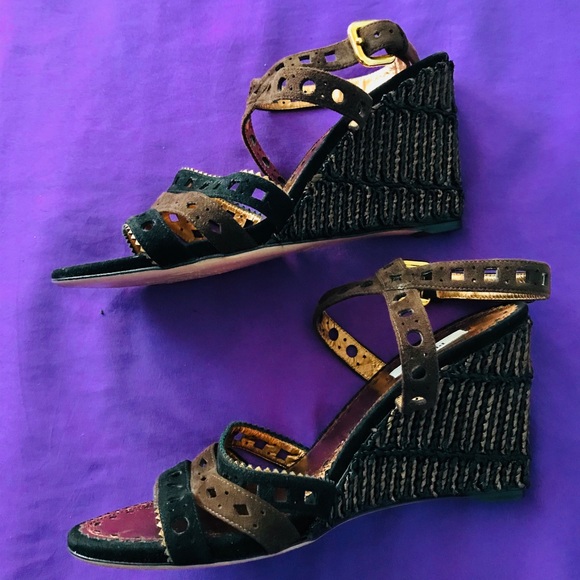 Authentic Prada wedges like new - Picture 4 of 5